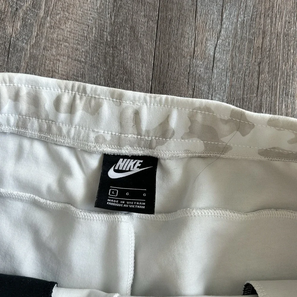Nike Tech Fleece Pants Joggers Summit Snow Camo Black Slim Taper CJ5981-121 EUC